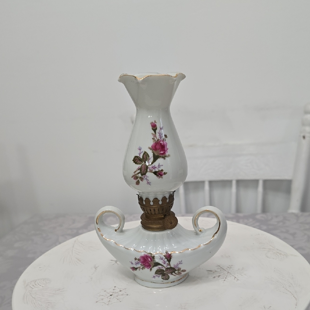 Vintage Nasco Japan Porcelain Aladdin Oil Lamp Moss Rose 7 "